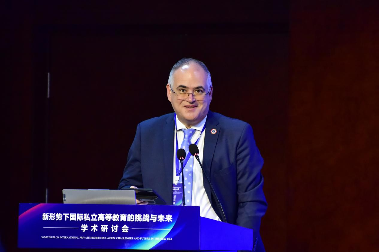 罗马尼亚达努比乌斯国际大学董事会主席科尔内留&middot;安迪&middot;普什卡作主旨演讲