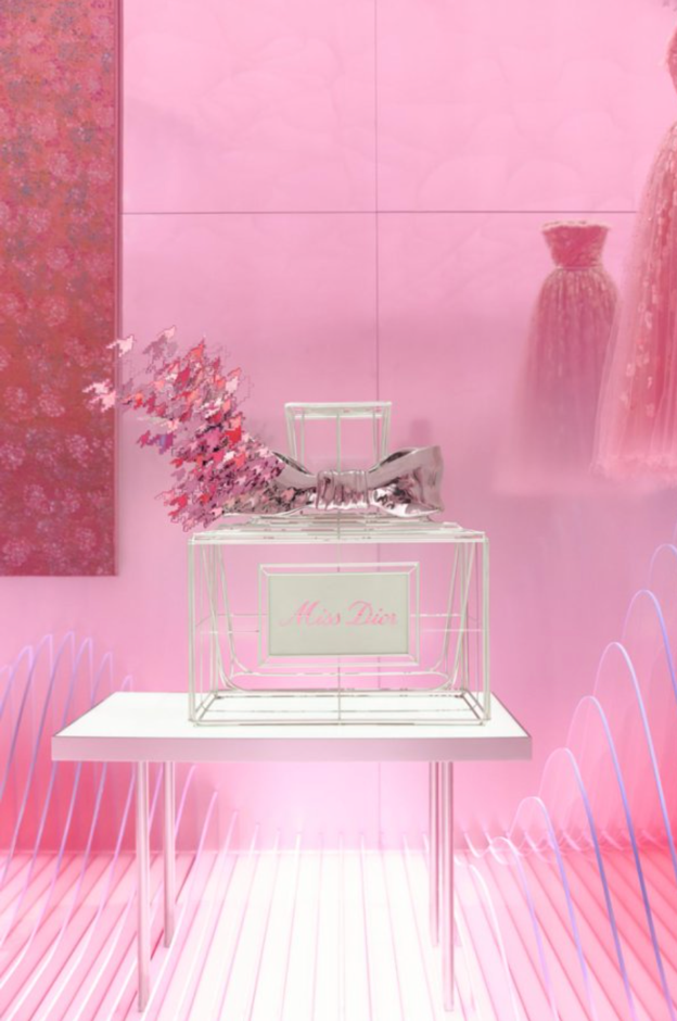 罗黛诗 中国《飞行家》不锈钢、铜,2021年。@MENGZHI