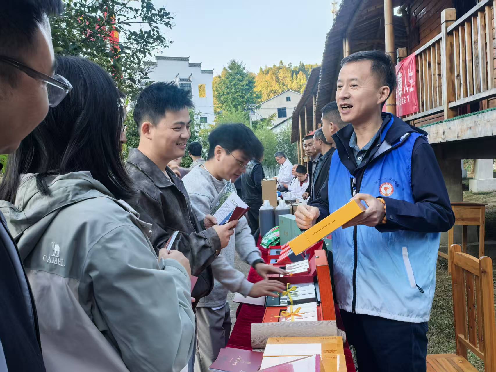 景德镇市“德润赣鄱&middot;红土地上好村晚”“源港之秋”篝火晚会欢动山乡