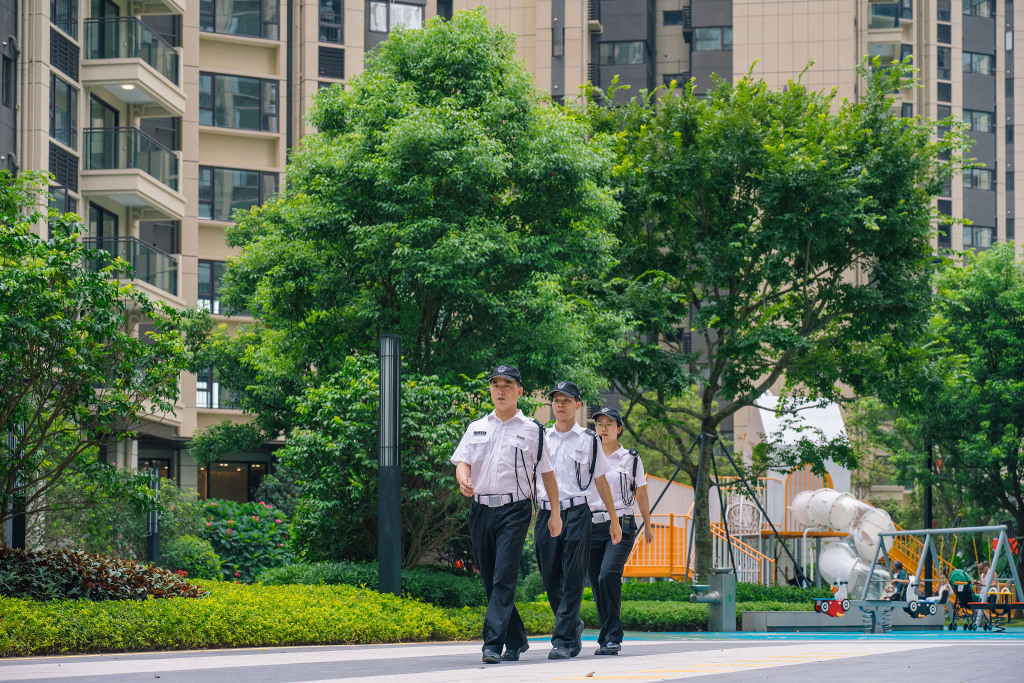 何袜皮:小区保安的主要工作并不是维护安全,而是……