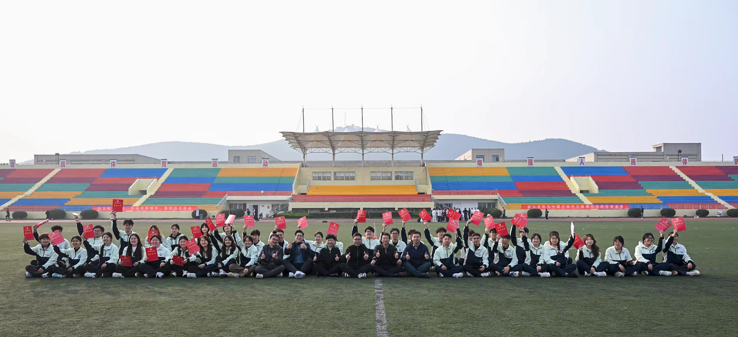 从斑驳到绚烂:江苏建院学子用专业与汗水“刷新”校园地标