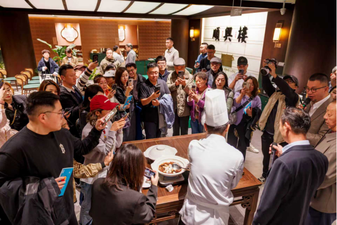 共话青岛老字号传承:顺兴楼的不老传奇与时代新声