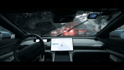 (WePilt 3.0 精准预估盲区内穿行路人，避让后快速通行）