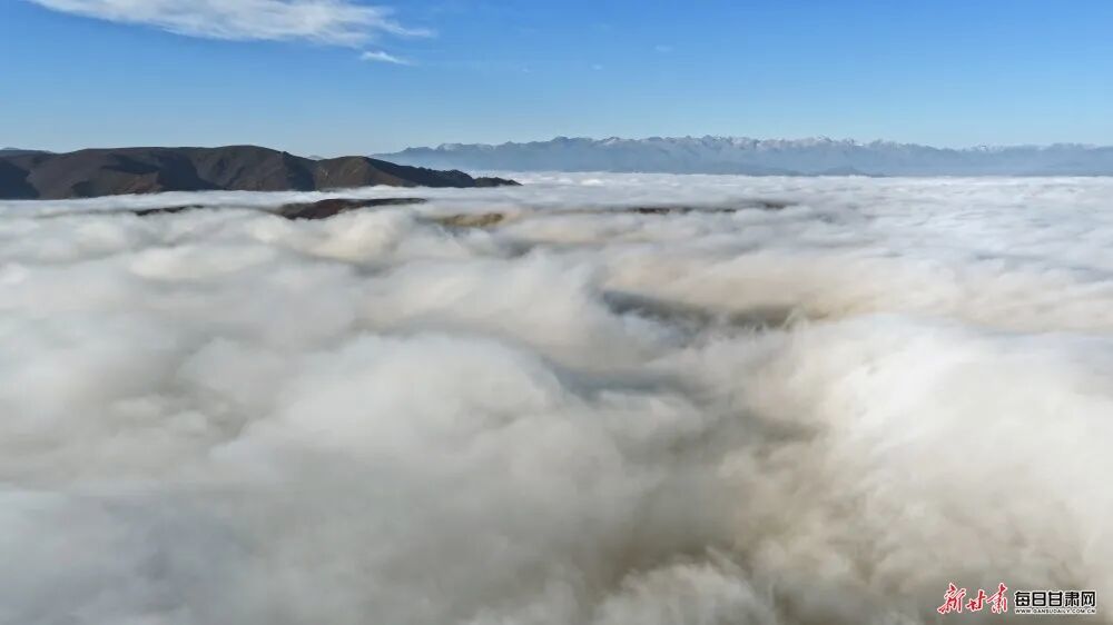 秋季到甘肃看“海” 畅游云端当自在小神仙