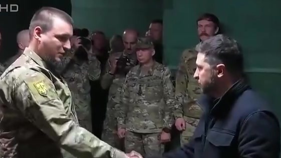 泽连斯基赴乌东前线，视察顿涅茨克地区