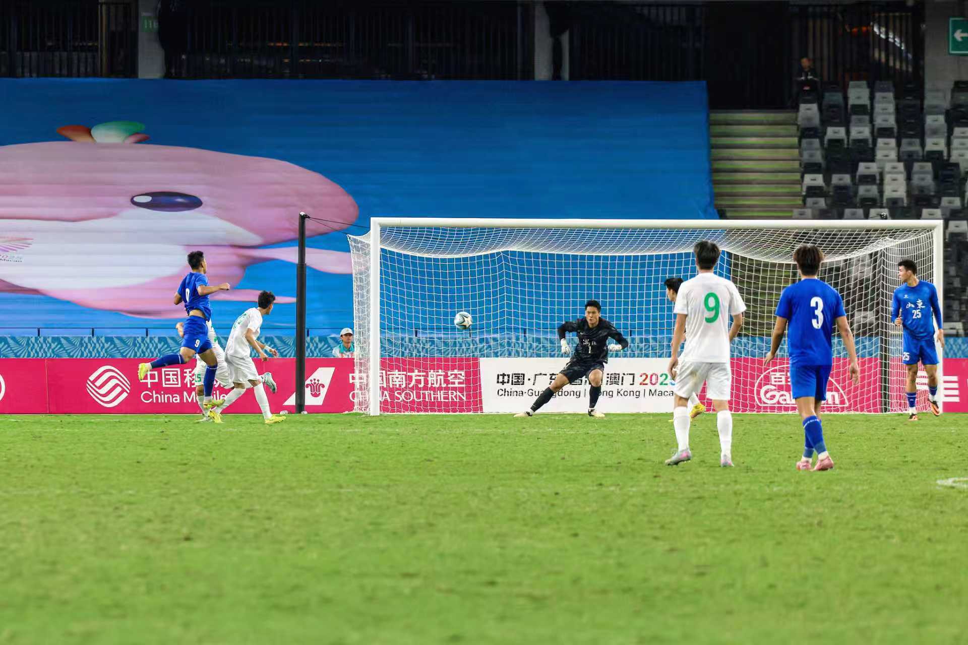 青春风暴强势席卷,十五运会U20男足小组赛落幕