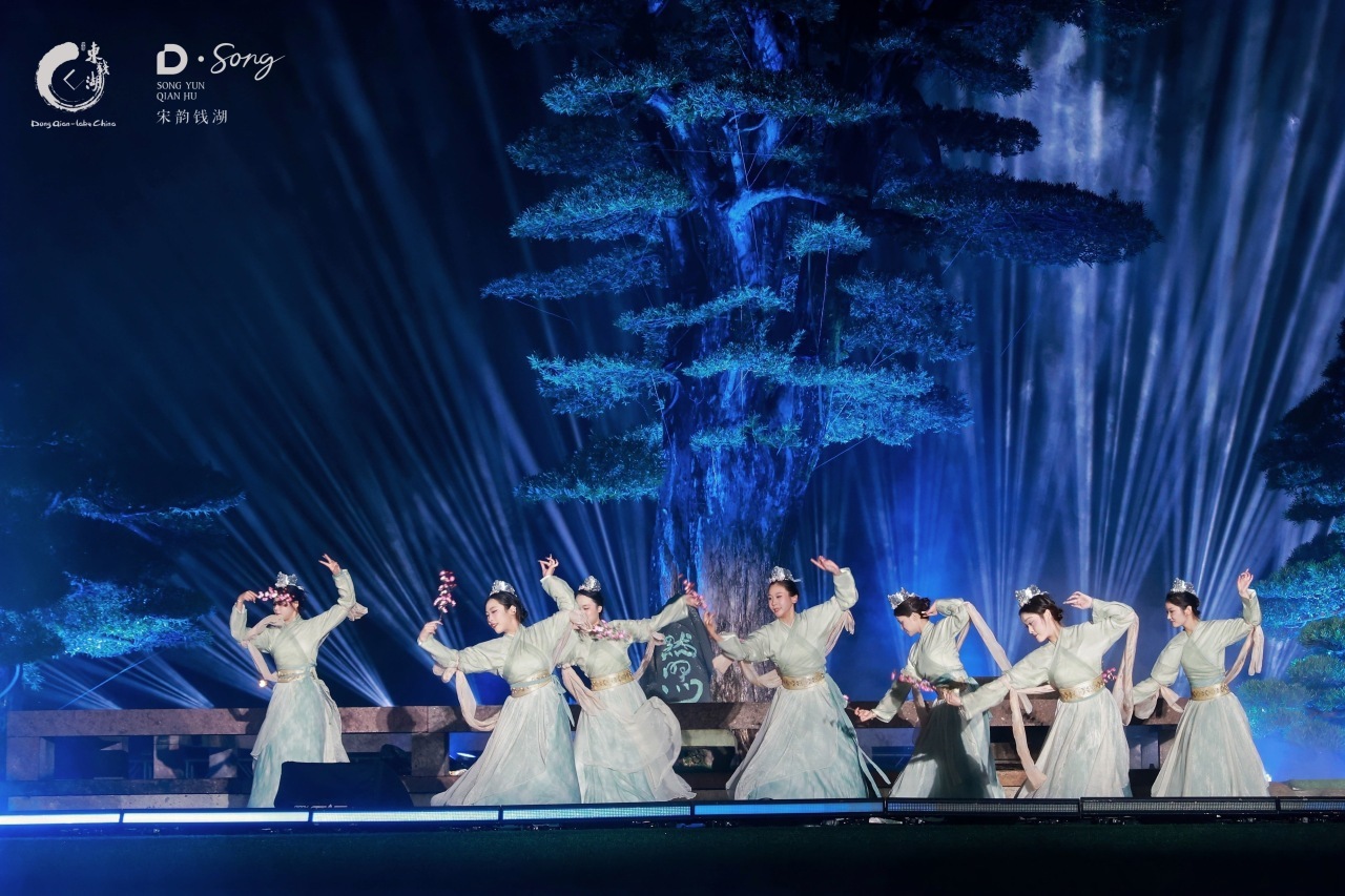 大型沉浸剧《鄞风雅宋之风骨宰相史浩》演出场景。