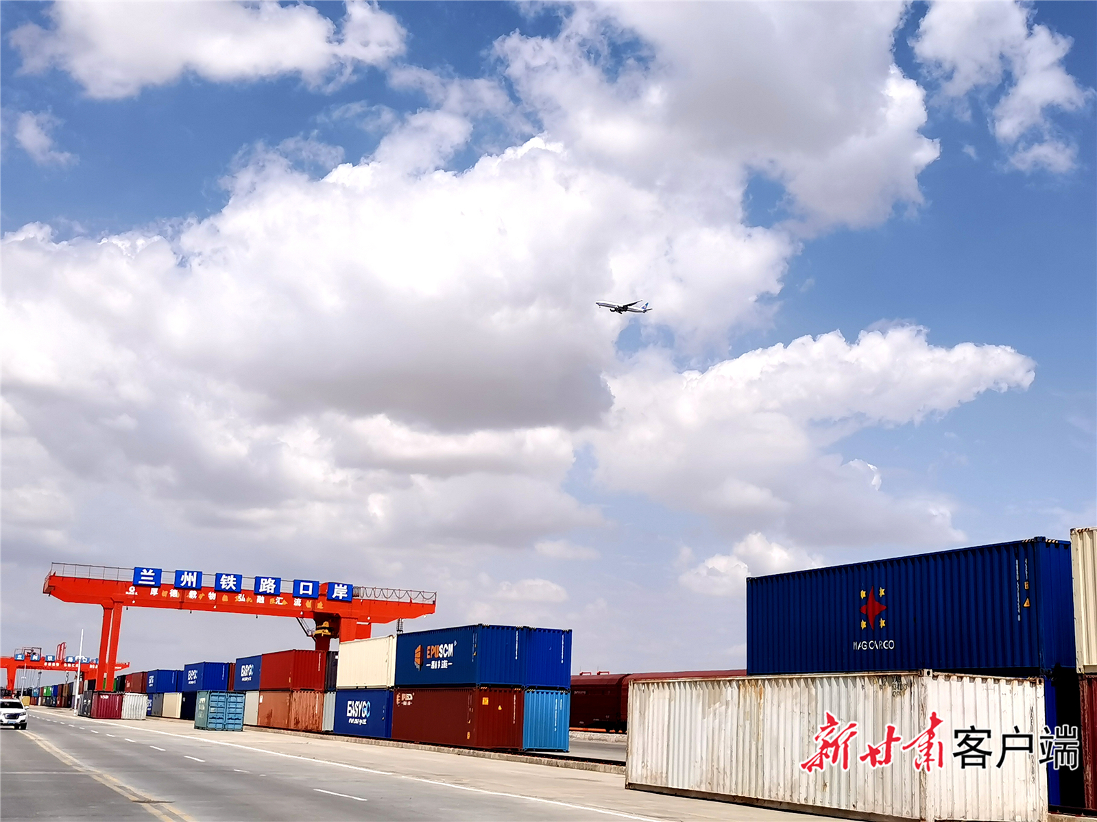 兰州铁路口岸中川北站货场高效运行 新甘肃·甘肃日报记者 王占东(资料图)
