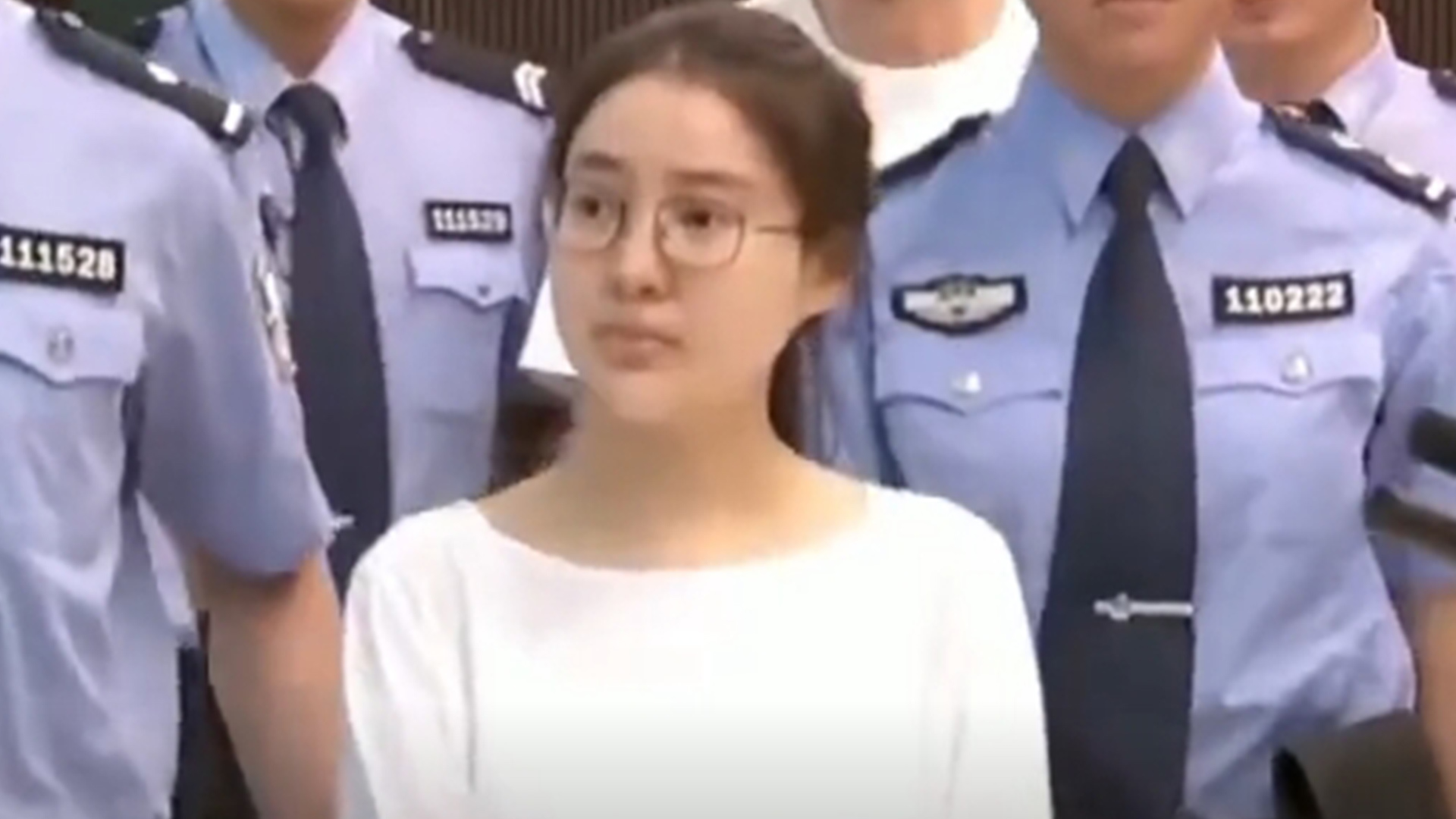 郭美美被封号：持续炒作炫富拜金等行为，多次高调宣扬不良价值观，以此作为流量变现手段