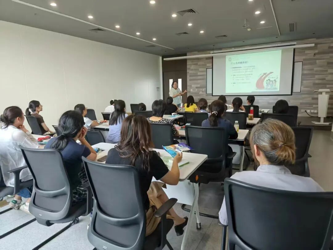 两癌筛查进企业科普宣传