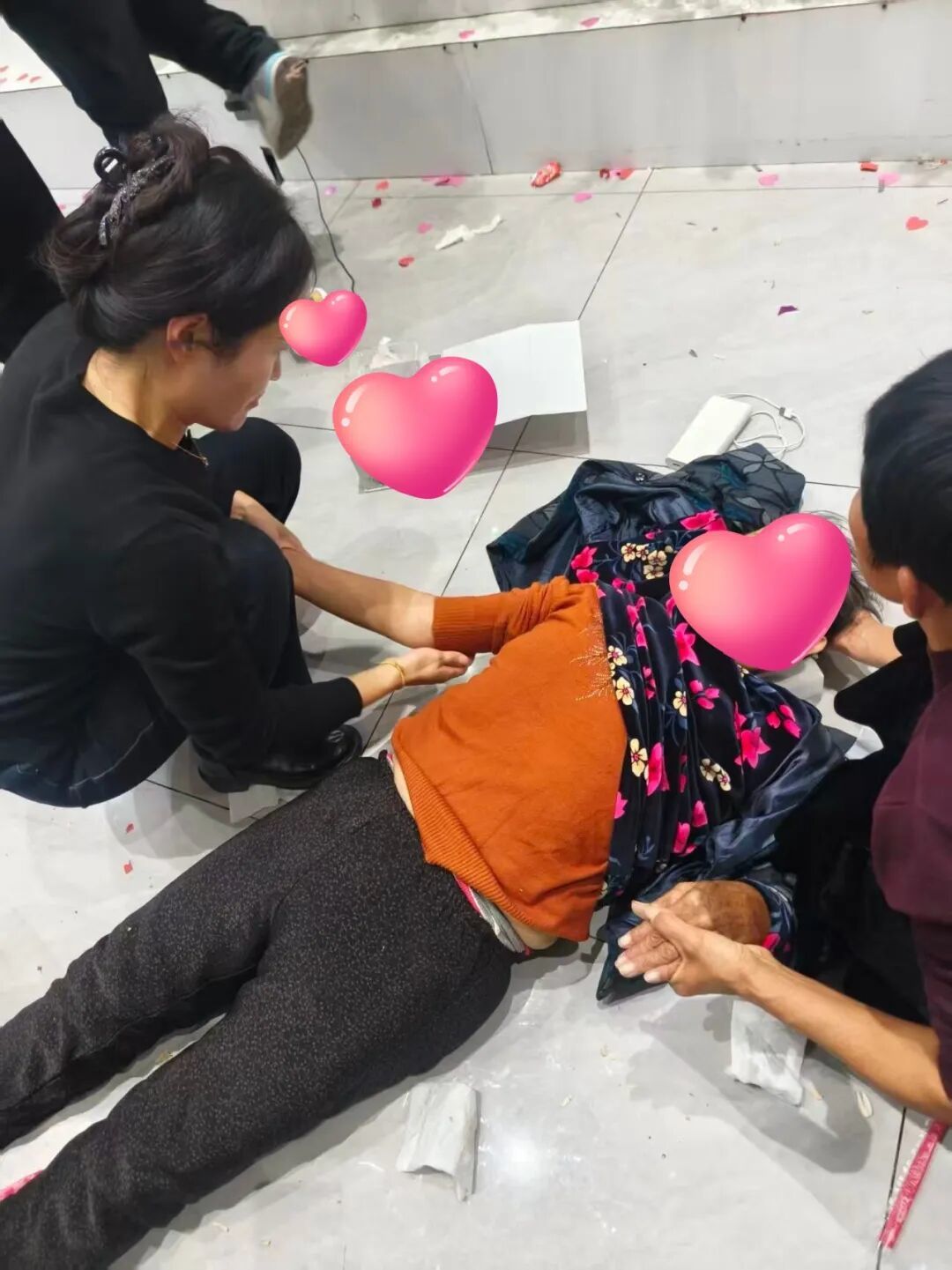 危急时刻显身手！沧州市妇幼保健院护士婚宴施救抢回一条生命