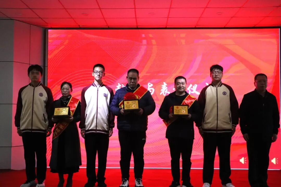 军光传承 博学筑梦——致敬退役军人家庭暨特色办学理念宣导活动