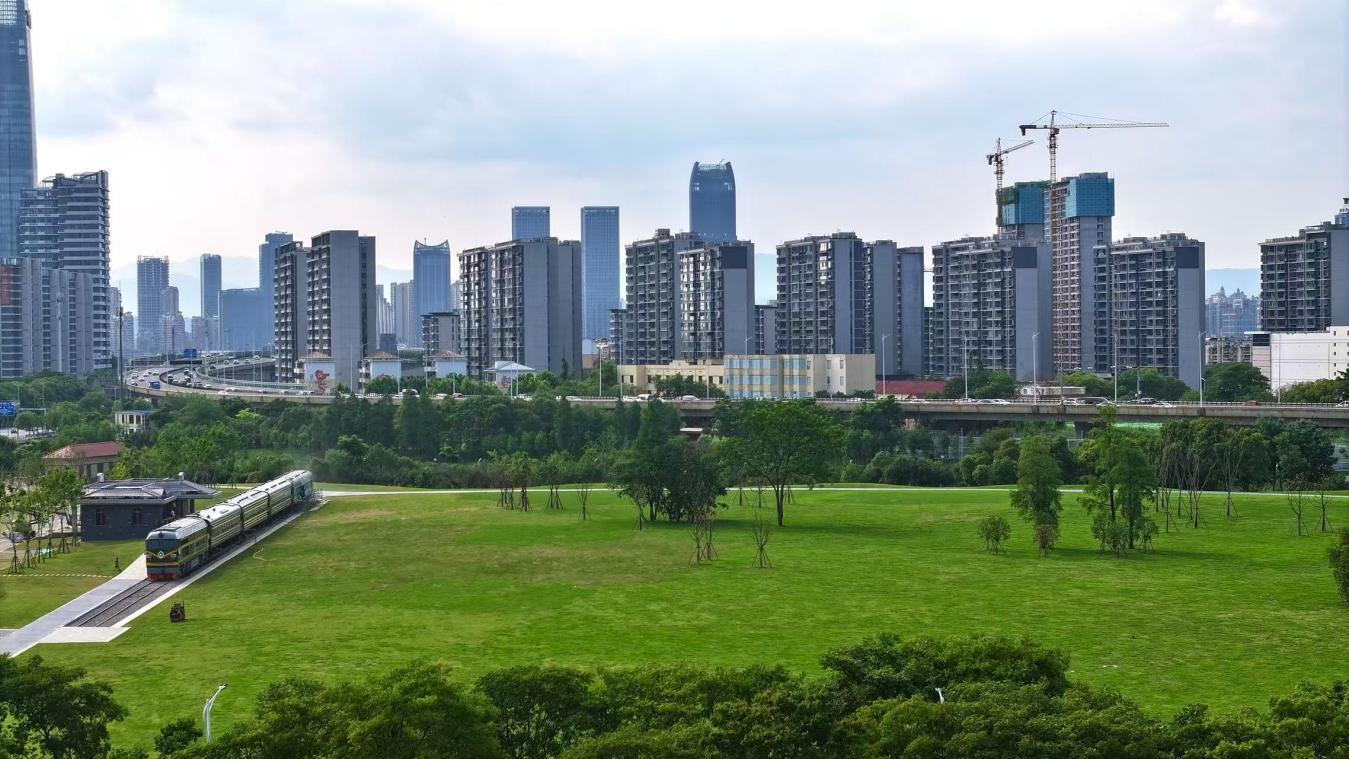 九洲公园。 江西日报 图