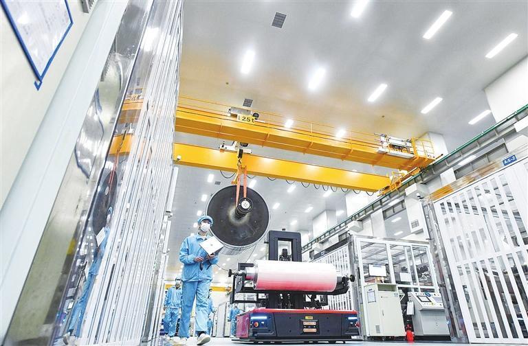 甘肃海亮加强产品研发，为产业发展提供创新支持。兰州新区报记者　罗晋业　摄