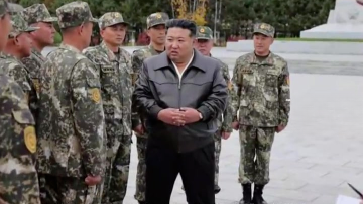 金正恩视察“朝鲜最精锐特种部队”：要让卑鄙下流的敌人闻风丧胆