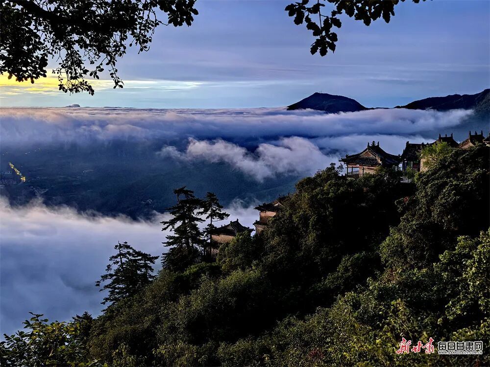 秋季到甘肃看“海” 畅游云端当自在小神仙