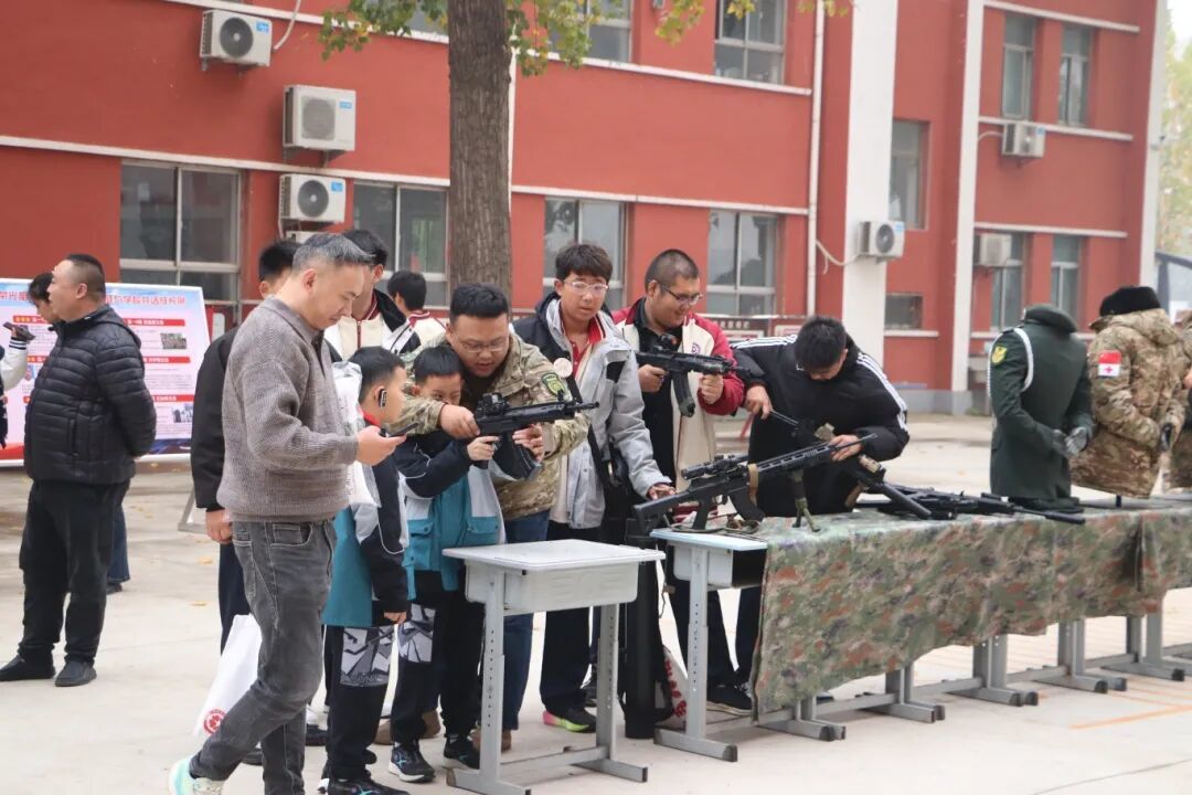 军光传承 博学筑梦——致敬退役军人家庭暨特色办学理念宣导活动