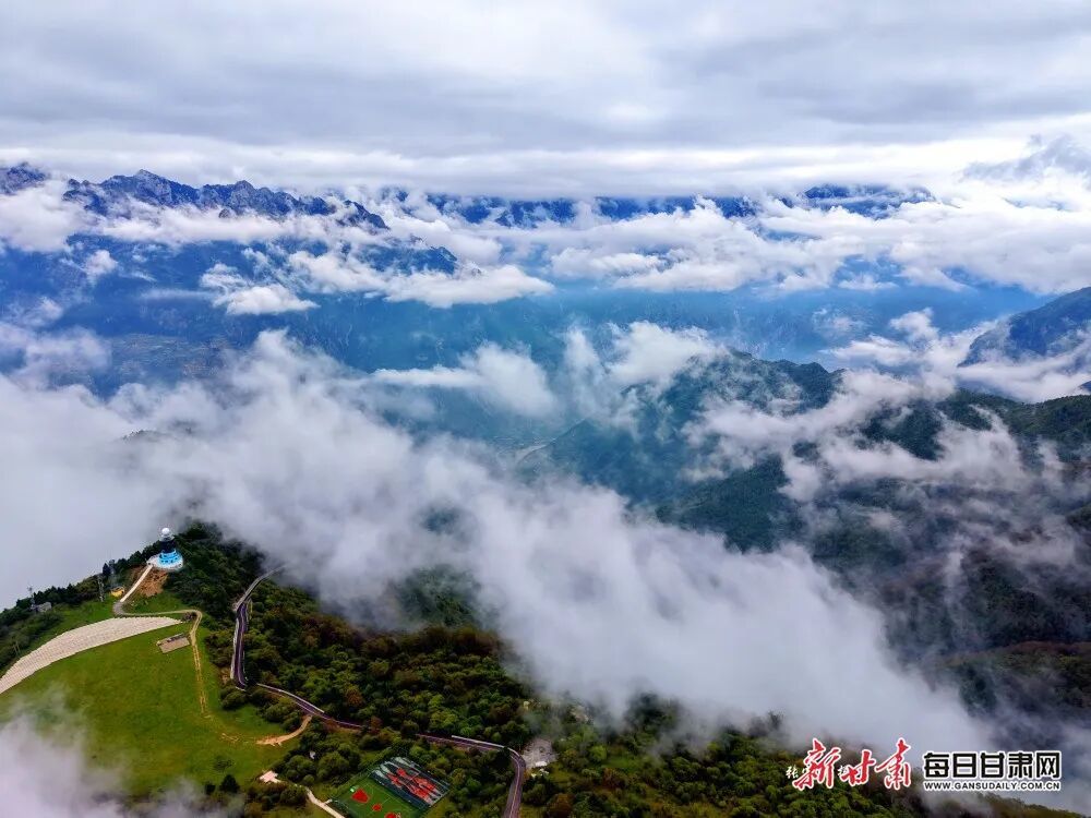 秋季到甘肃看“海” 畅游云端当自在小神仙