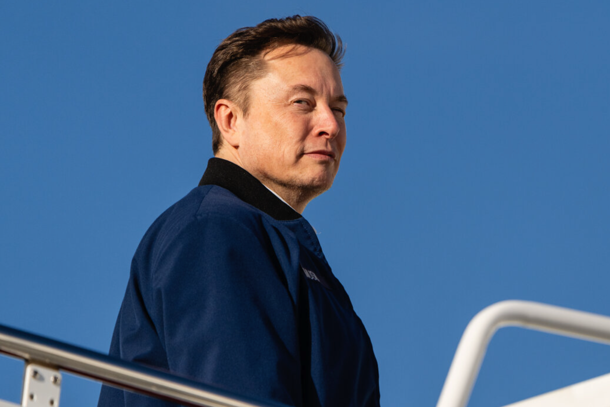 揭秘特斯拉人形机器人训练:员工身心俱疲,感觉像小白鼠