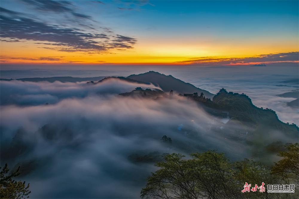 秋季到甘肃看“海” 畅游云端当自在小神仙