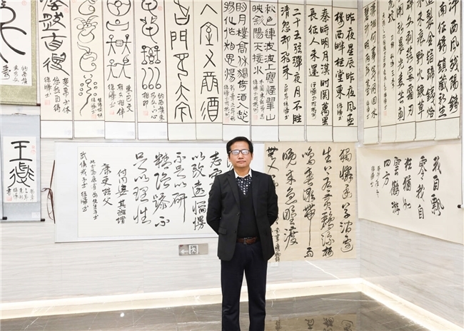 跨界艺术创作者徐晔（刀锋）书法全国巡展首站11月4日在城西硒和云创隆重启幕