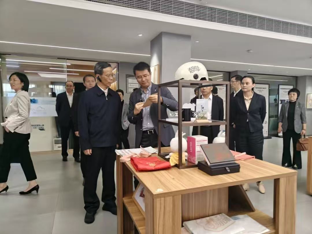 江北区以人为本打造企事业单位民主管理新范本