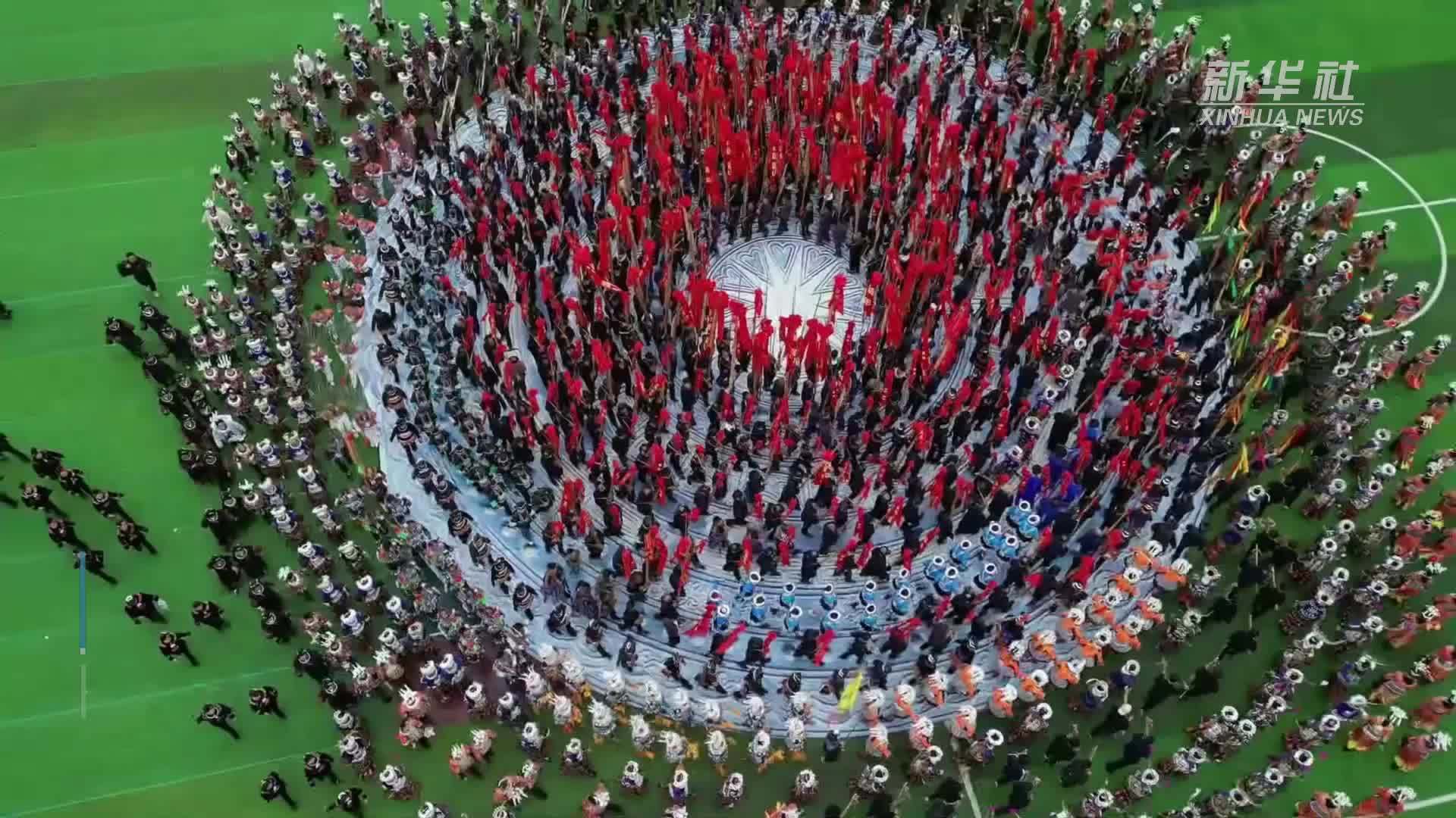 贵州雷山：载歌载舞庆苗年