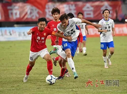 11月2日晚,2025年赣超决赛第二回合在赣州市全民健身中心举行,赣州队以总比分3:0战胜宜春队,获得冠军。江西日报全媒体记者 杨继红摄