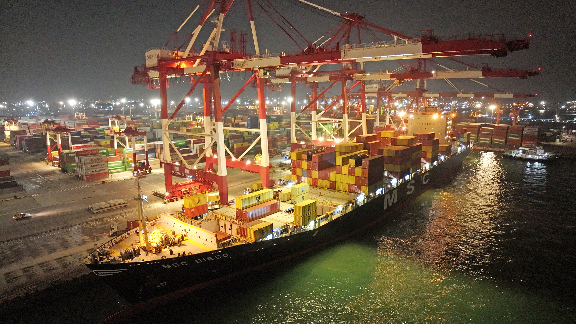 直连东南亚!山东港口青岛港新增今年第17条集装箱航线,持续织密贸易“黄金通道”