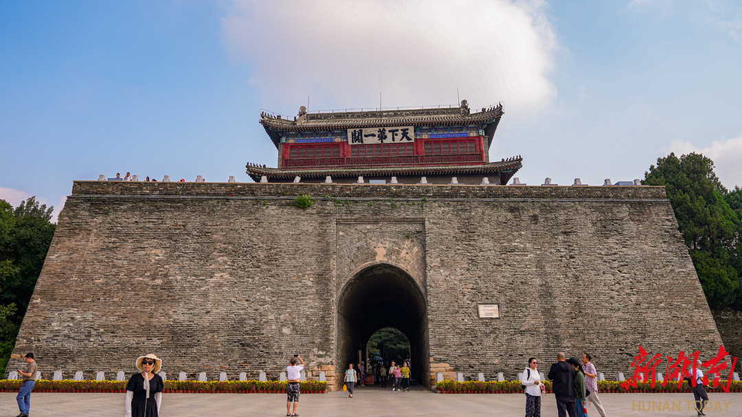 山海关天下第一关城楼。