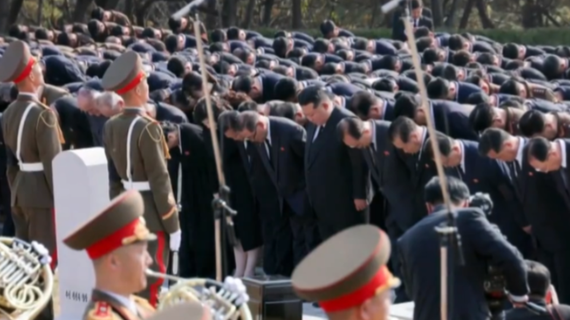 朝鲜为金永南举行国葬，金正恩参加告别仪式