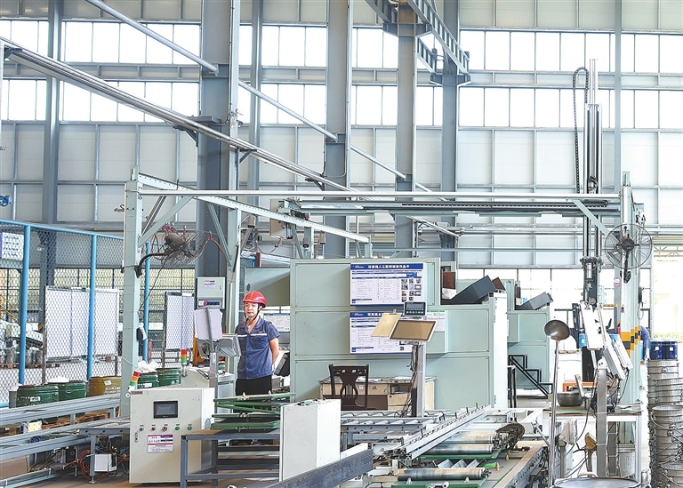 赣州：稀土企业忙生产（图）