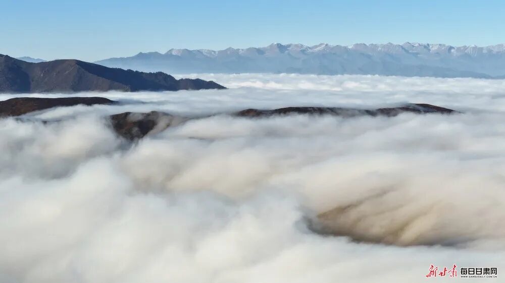 秋季到甘肃看“海” 畅游云端当自在小神仙