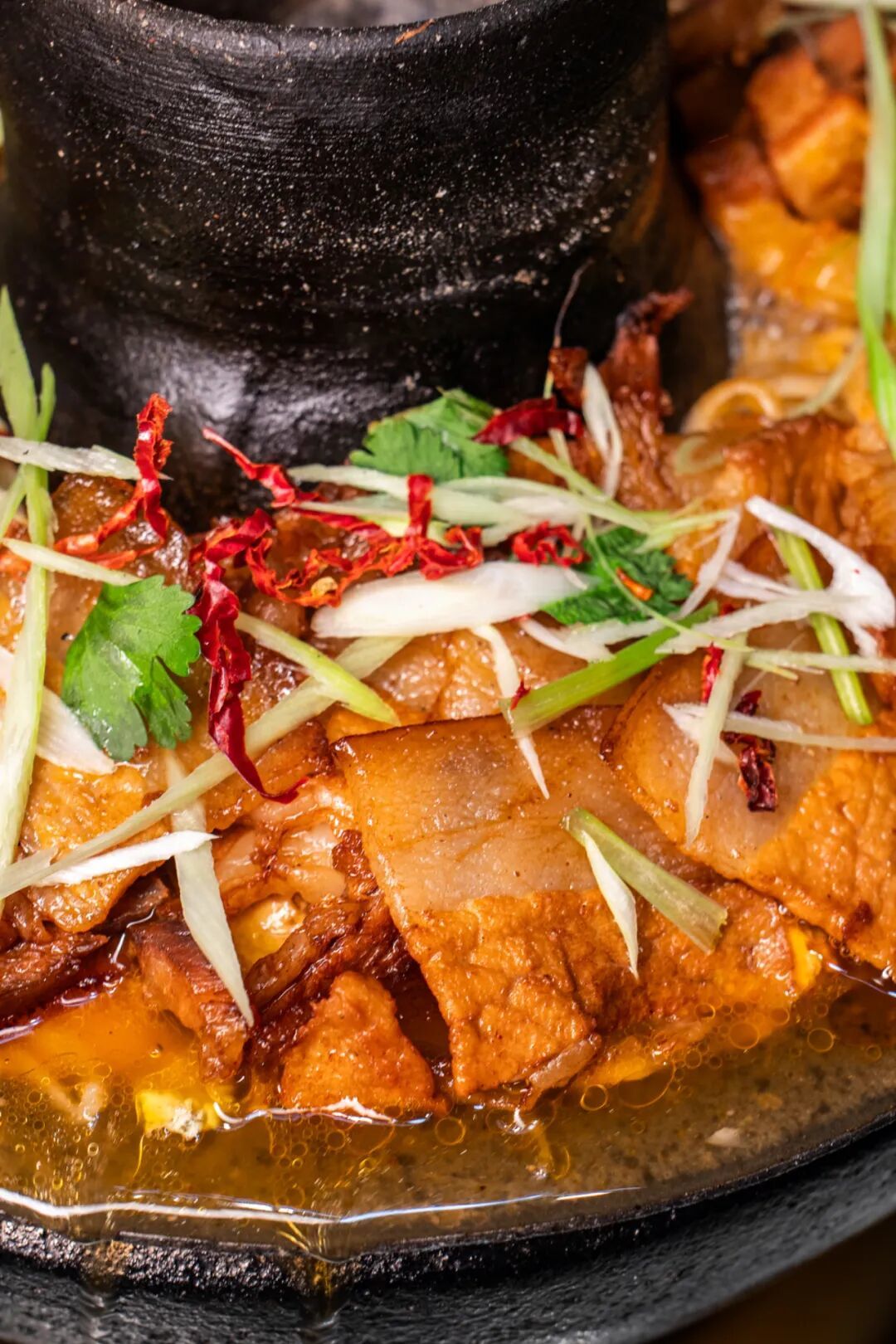 一口暖锅子，也是甘肃人的“大烩菜”。摄影/严肃