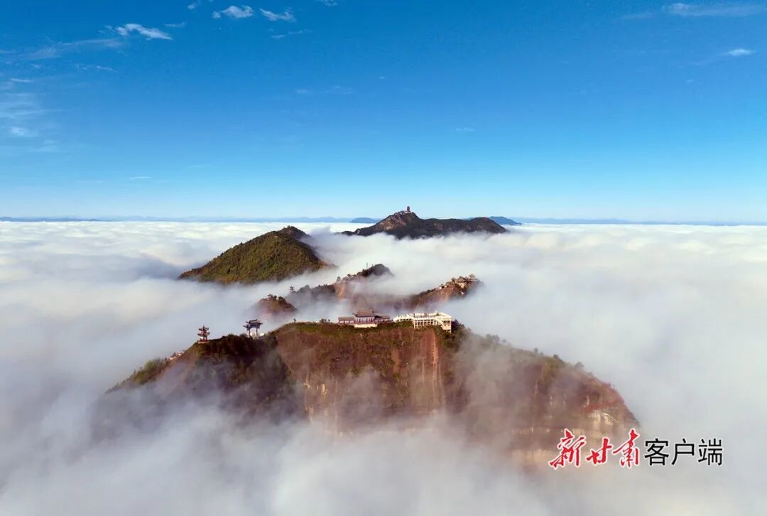 秋季到甘肃看“海” 畅游云端当自在小神仙