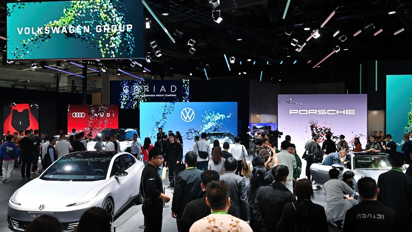 直击进博会｜展现四大亮点，大众汽车集团前沿科技点亮出行未来