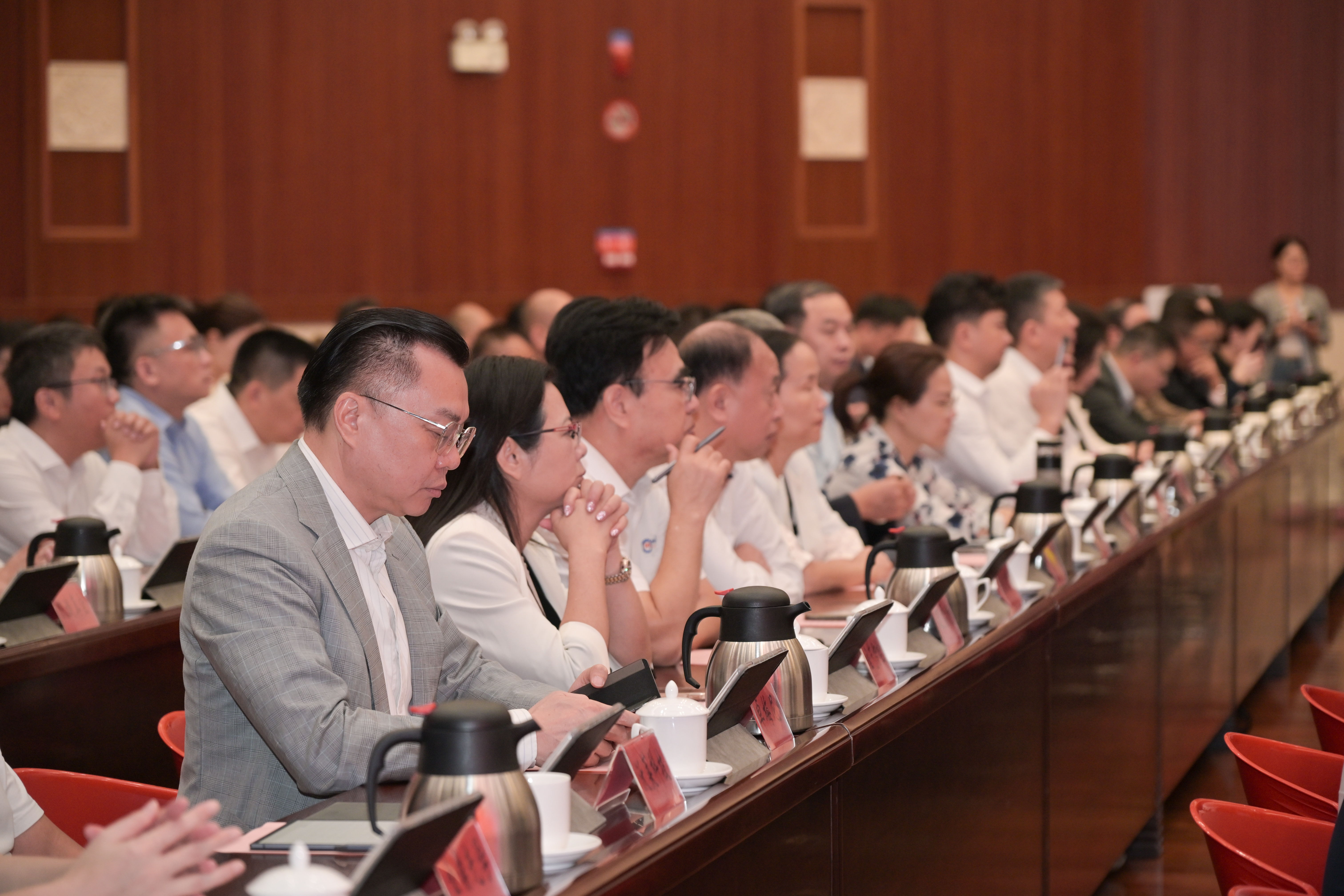 座谈会现场（摄影 张景天）