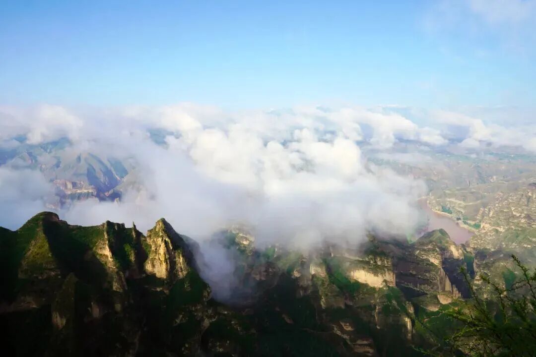 秋季到甘肃看“海” 畅游云端当自在小神仙