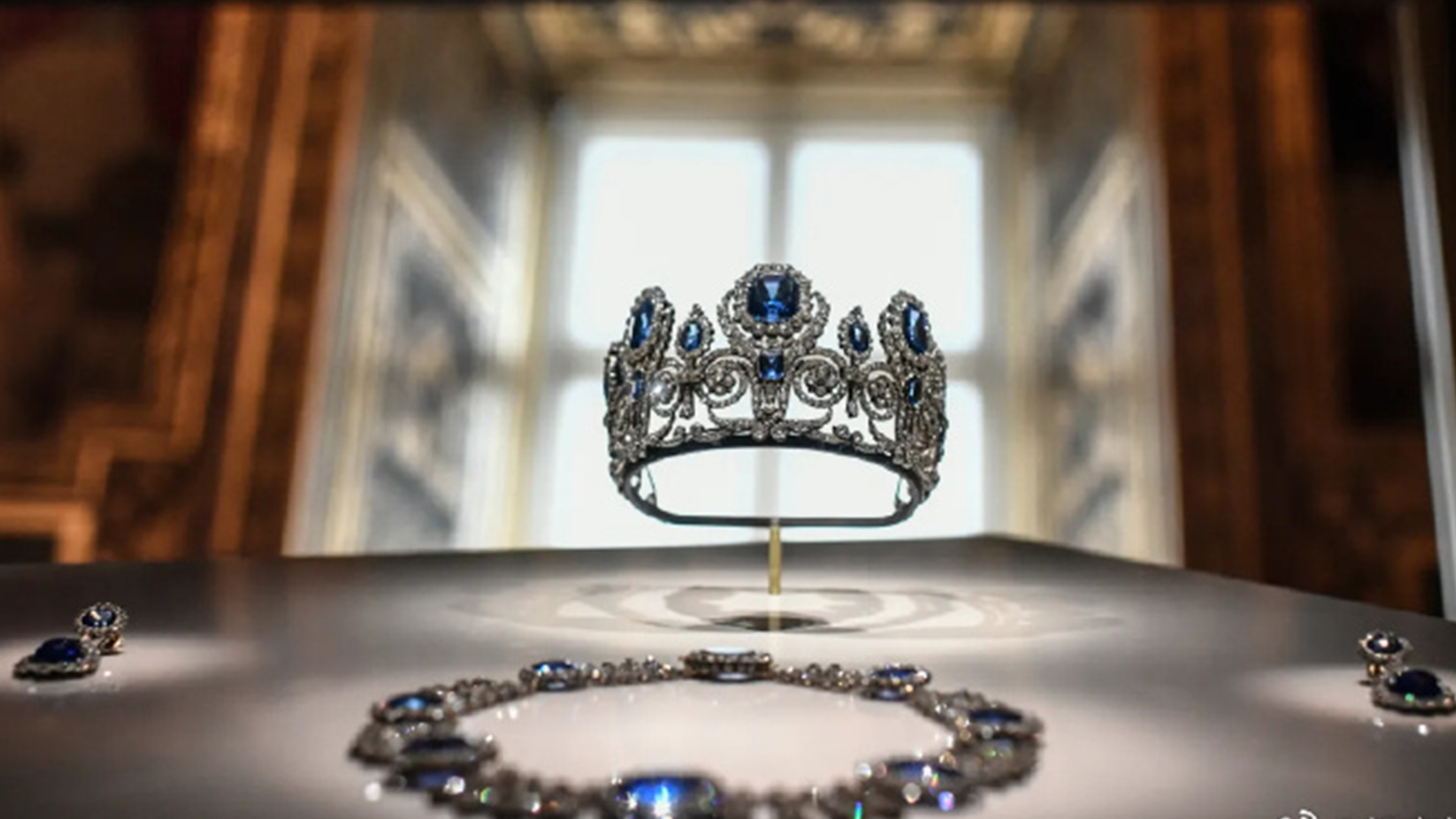 卢浮宫失窃珠宝现身黑市，以色列安保公司披露曾获暗网销赃提议