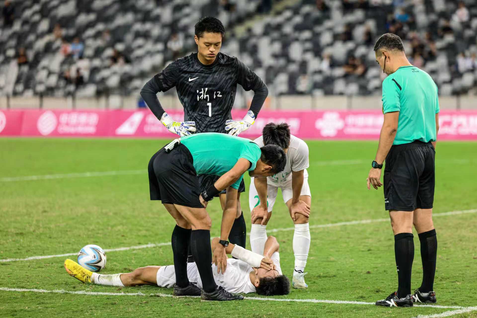 青春风暴强势席卷,十五运会U20男足小组赛落幕