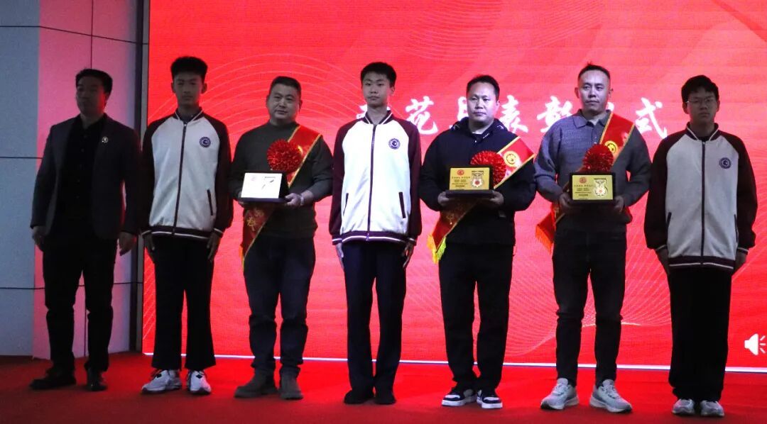 军光传承 博学筑梦——致敬退役军人家庭暨特色办学理念宣导活动