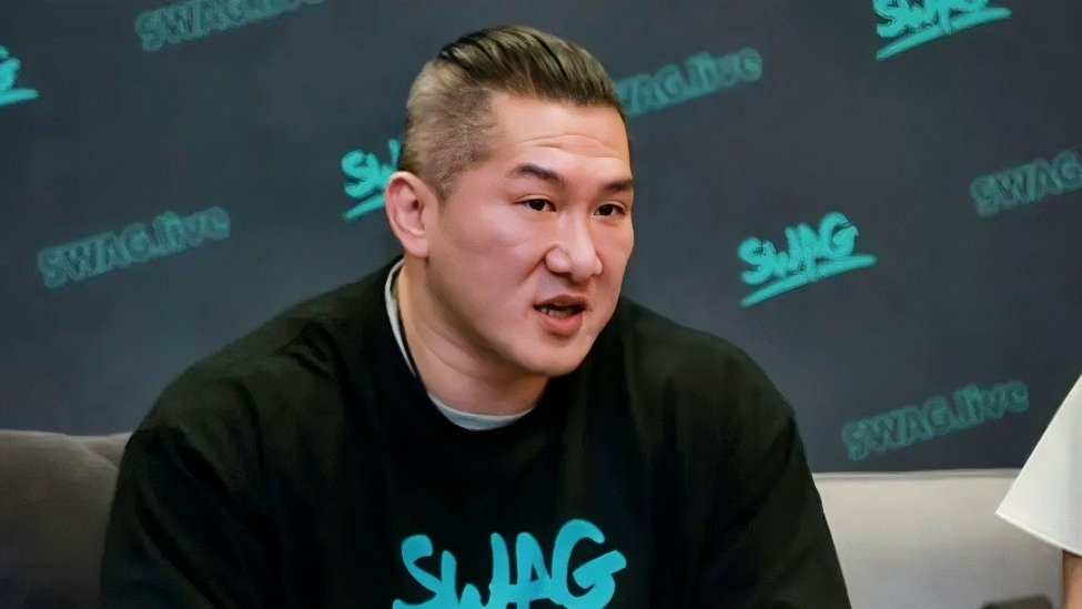 “馆长”回到台湾，滔滔不绝讲大陆行见闻：非常先进，真是刷新三观！机场甚至有外卖