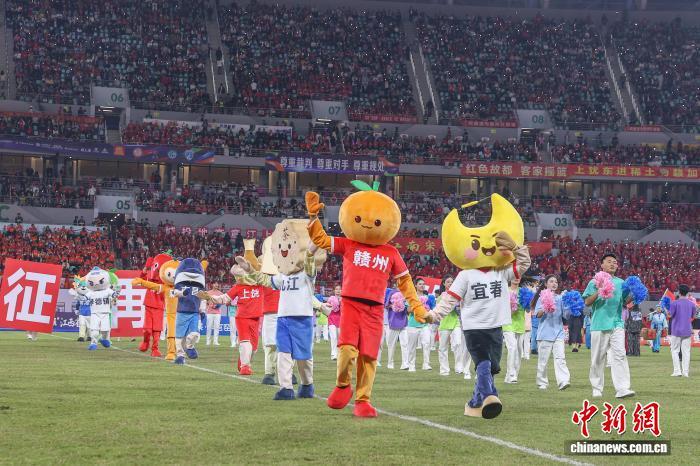 “赣超”决赛现场成“文艺晚会” 歌舞民俗表演无人机秀齐上阵