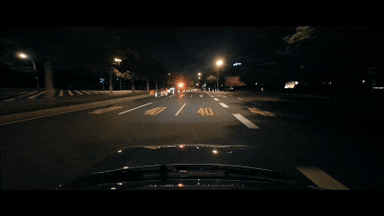 （即便夜间，WePilot 3.0 也可全局理解施工规划安全绕行）