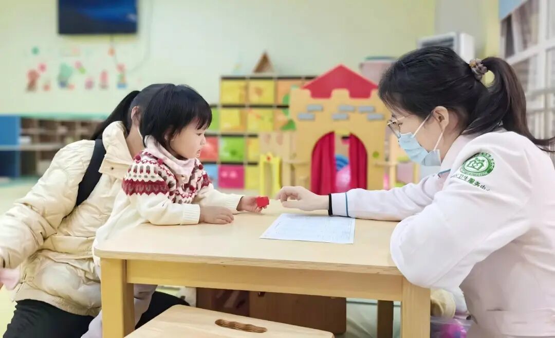 丈八社区卫生服务中心开展儿童保健服务