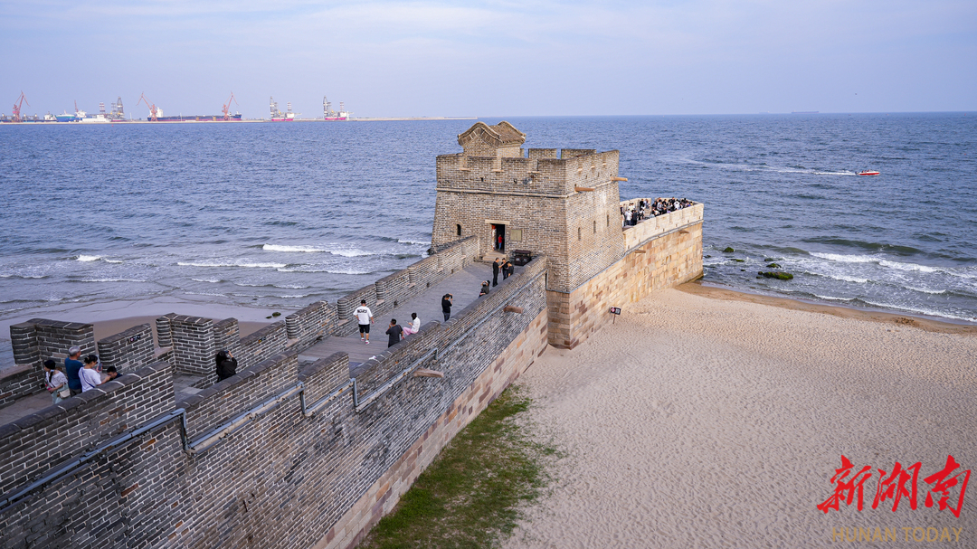 山海关老龙头景区。