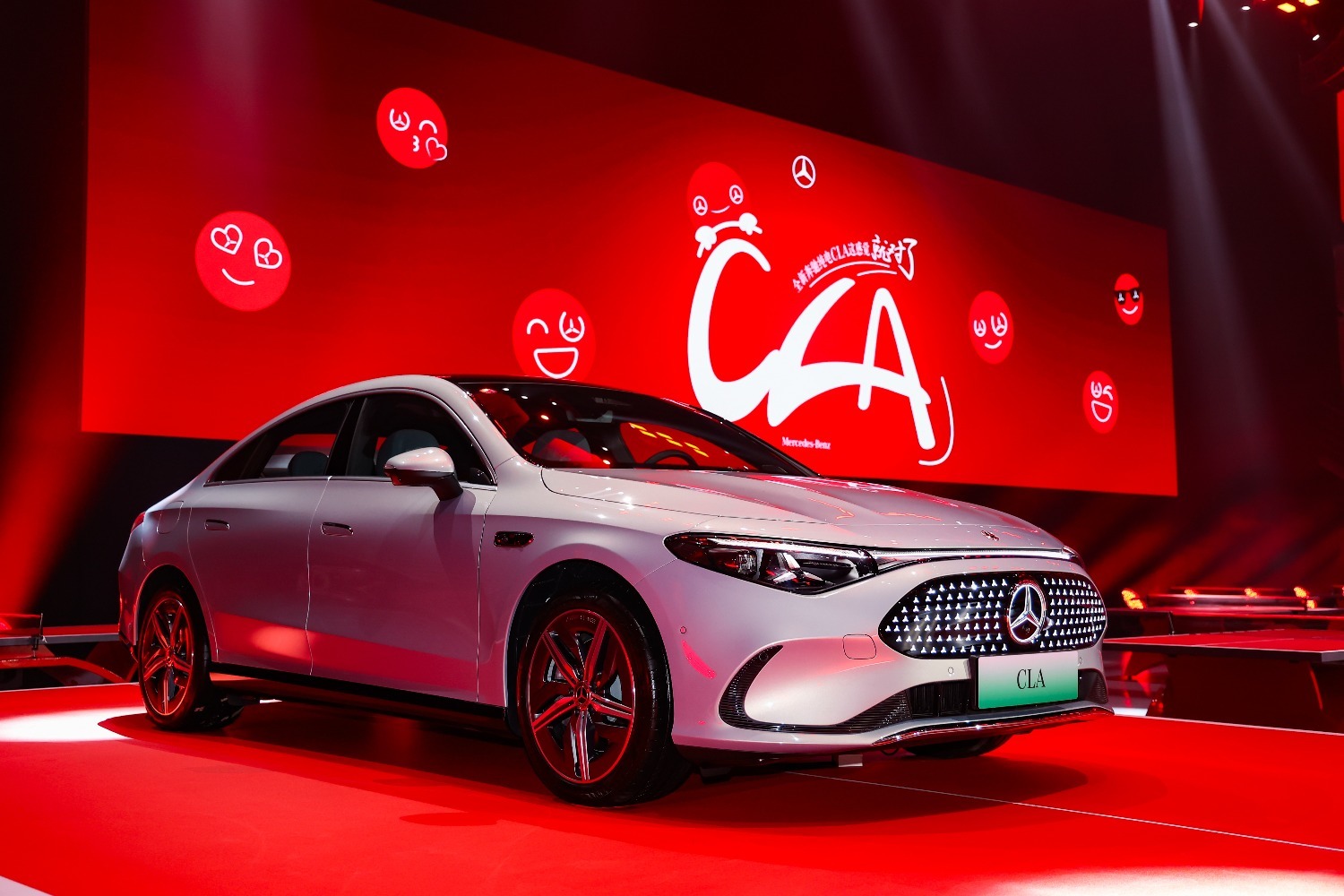 全新奔驰纯电CLA上市专享价24.90万元起 冠军限量版限时发售100台