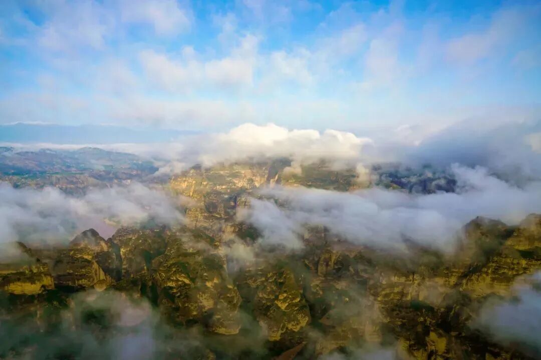 秋季到甘肃看“海” 畅游云端当自在小神仙