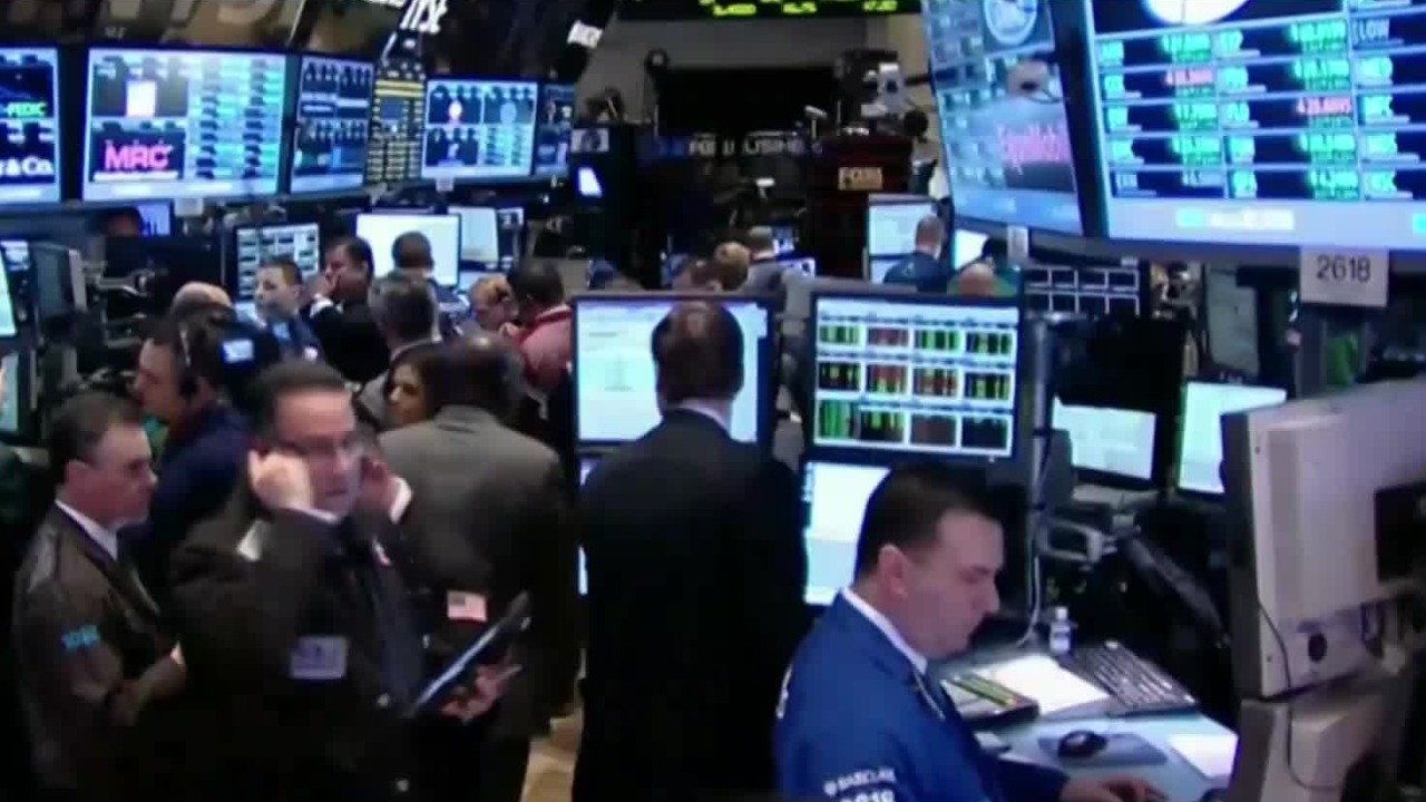 AI泡沫论引市场担忧，美股将迎明显回调？