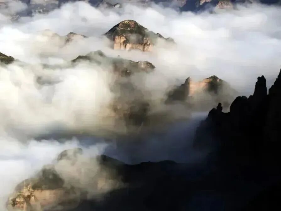 秋季到甘肃看“海” 畅游云端当自在小神仙